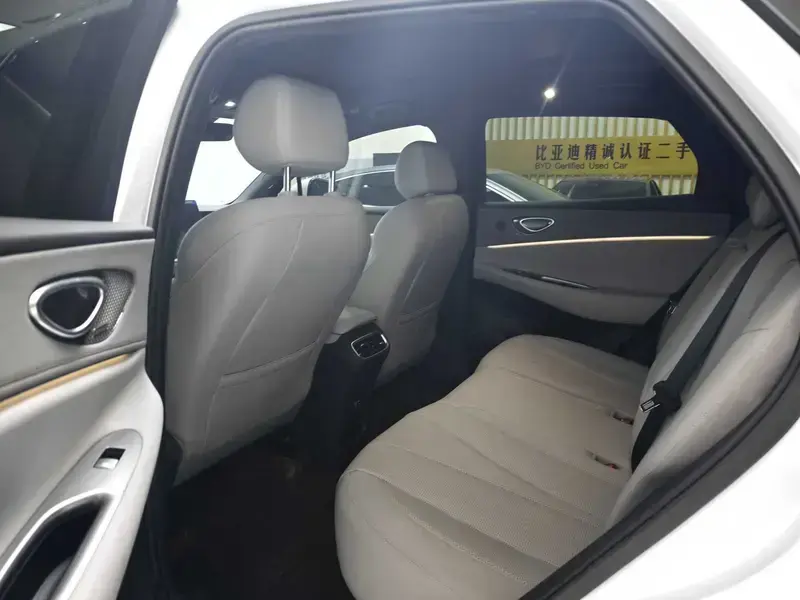 2025 BYD Sea Lion 06 с пробегом 11 000 км