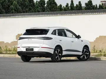 2026 BYD Sea Lion 06 с пробегом 300 км