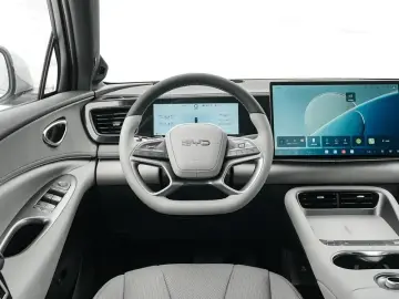 2026 BYD Sea Lion 06 с пробегом 300 км