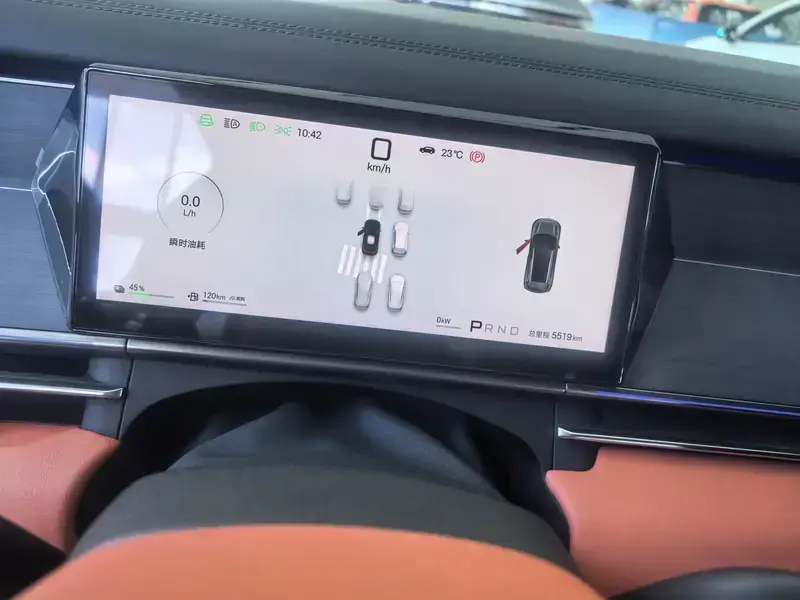 2025 BYD Tang L с пробегом 5 500 км