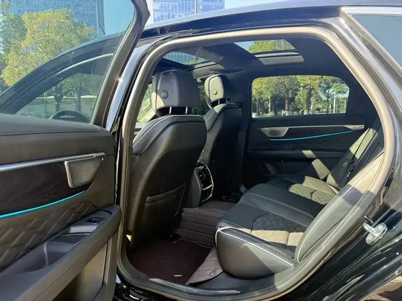 2023 Cadillac CT6 с пробегом 46 000 км