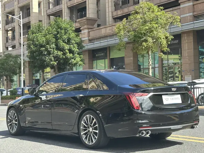 2020 Cadillac CT6 с пробегом 90 000 км