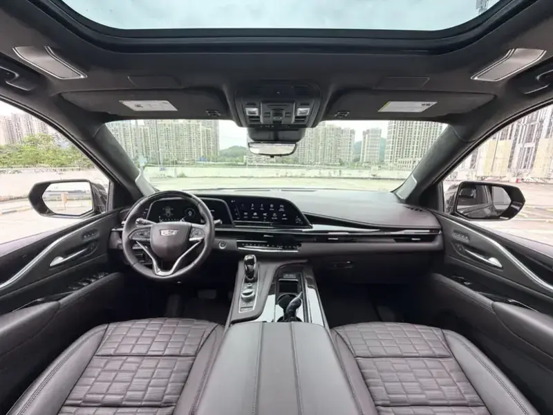 2023 Cadillac Escalade с пробегом 24 000 км