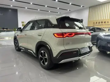 2025 BYD Yuan Up с пробегом 9 800 км