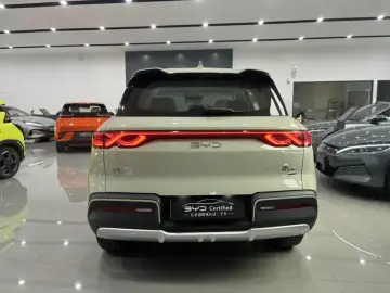 2025 BYD Yuan Up с пробегом 9 800 км