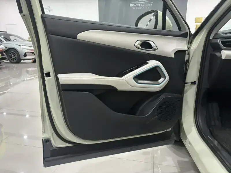 2025 BYD Yuan Up с пробегом 9 800 км
