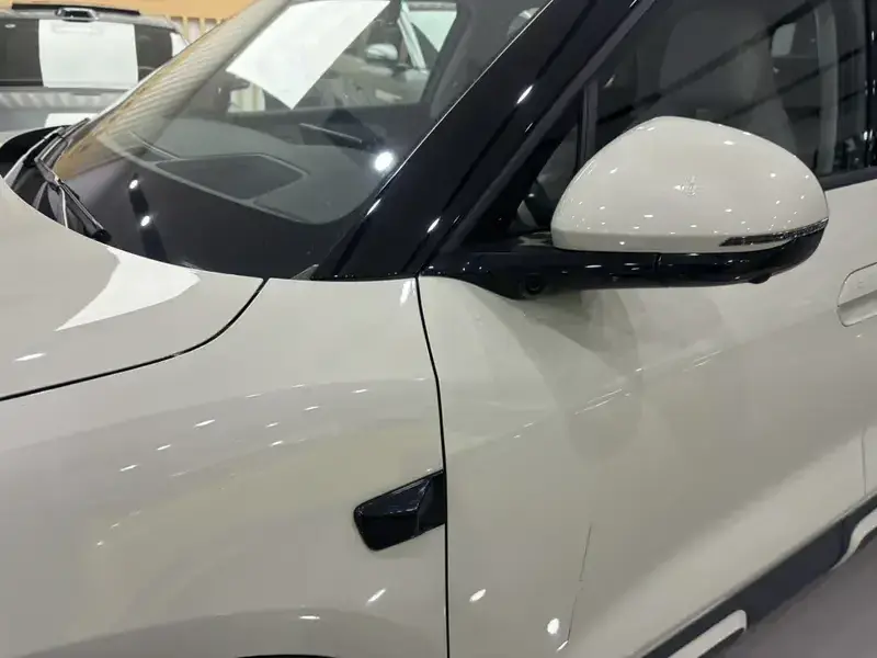 2025 BYD Yuan Up с пробегом 9 800 км