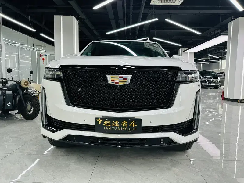 2024 Cadillac Escalade с пробегом 100 км
