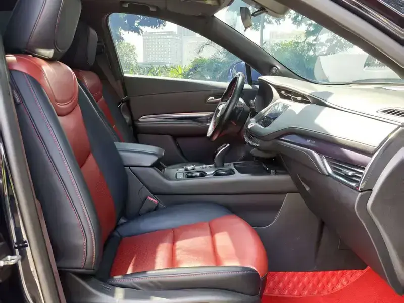 2022 Cadillac XT4 с пробегом 86 000 км