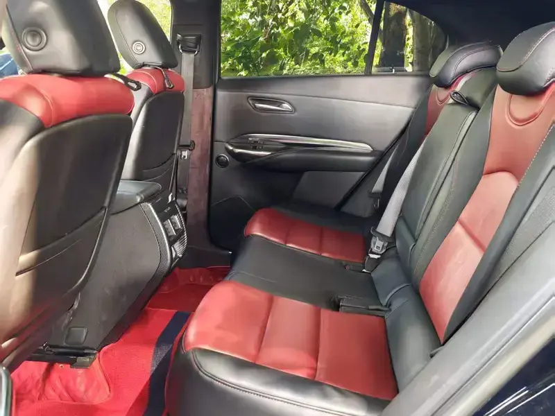 2022 Cadillac XT4 с пробегом 86 000 км