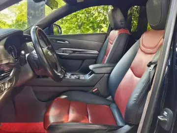 2022 Cadillac XT4 с пробегом 86 000 км