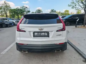 2022 Cadillac XT4 с пробегом 74 900 км