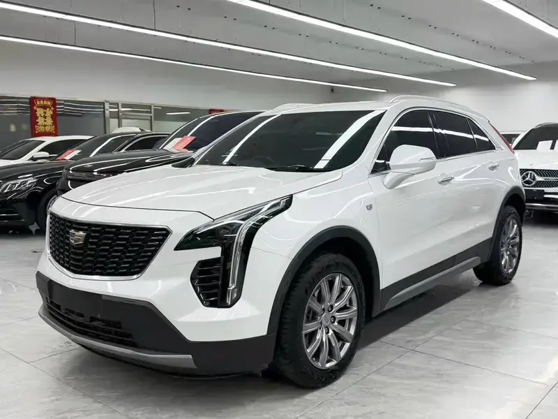 2021 Cadillac XT4 с пробегом 40 000 км