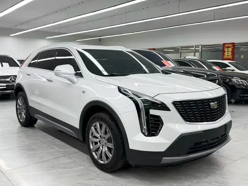 2021 Cadillac XT4 с пробегом 40 000 км