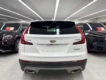 2021 Cadillac XT4 с пробегом 40 000 км