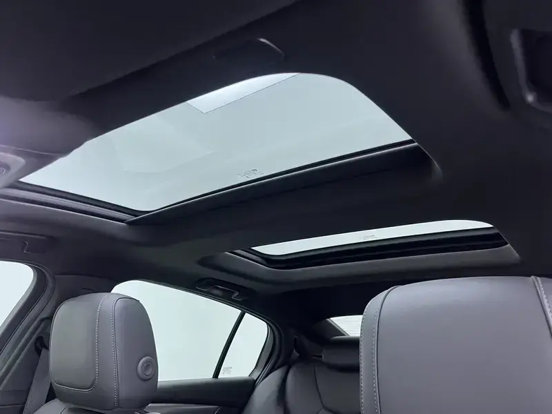 2025 Cadillac CT5 с пробегом 19 200 км