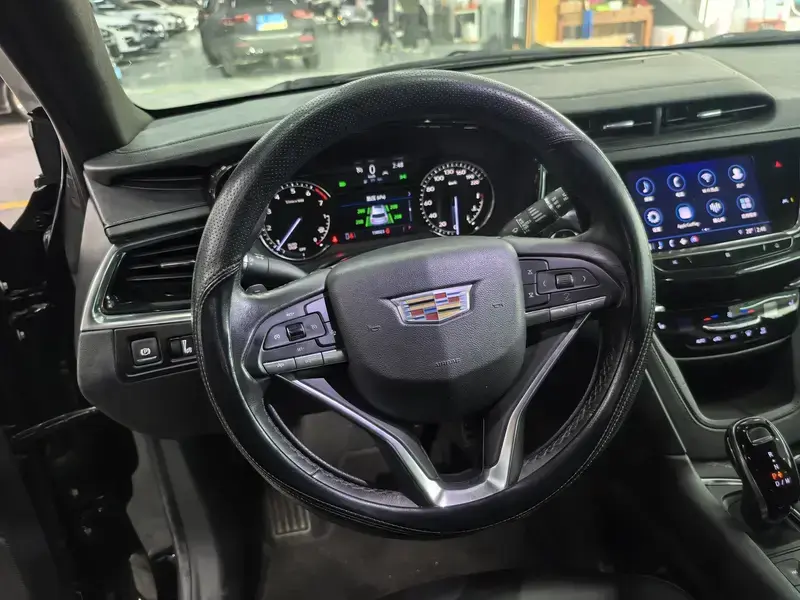 2021 Cadillac XT6 с пробегом 158 000 км