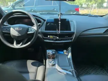 2023 Cadillac CT5 с пробегом 72 000 км