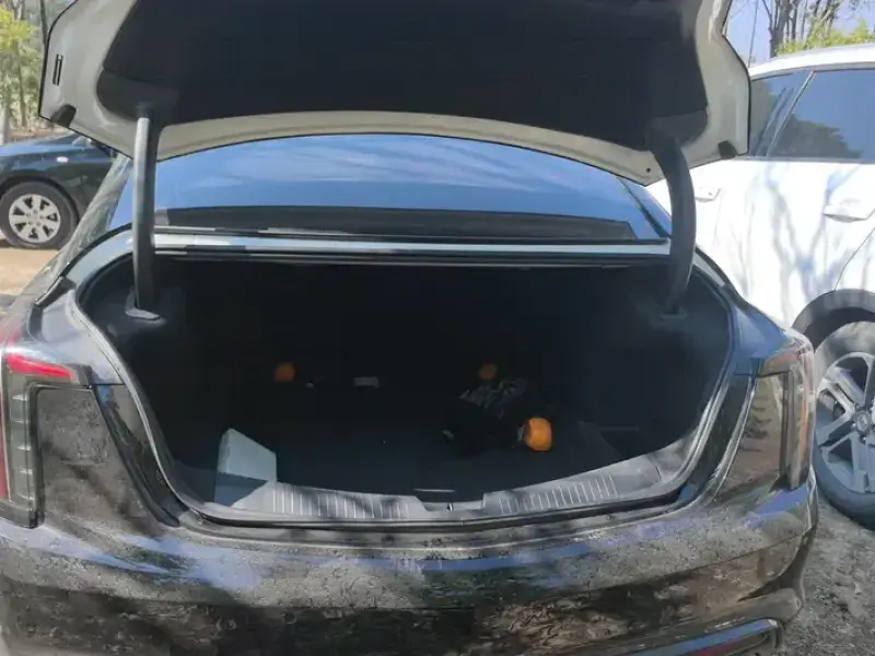 2023 Cadillac CT5 с пробегом 72 000 км