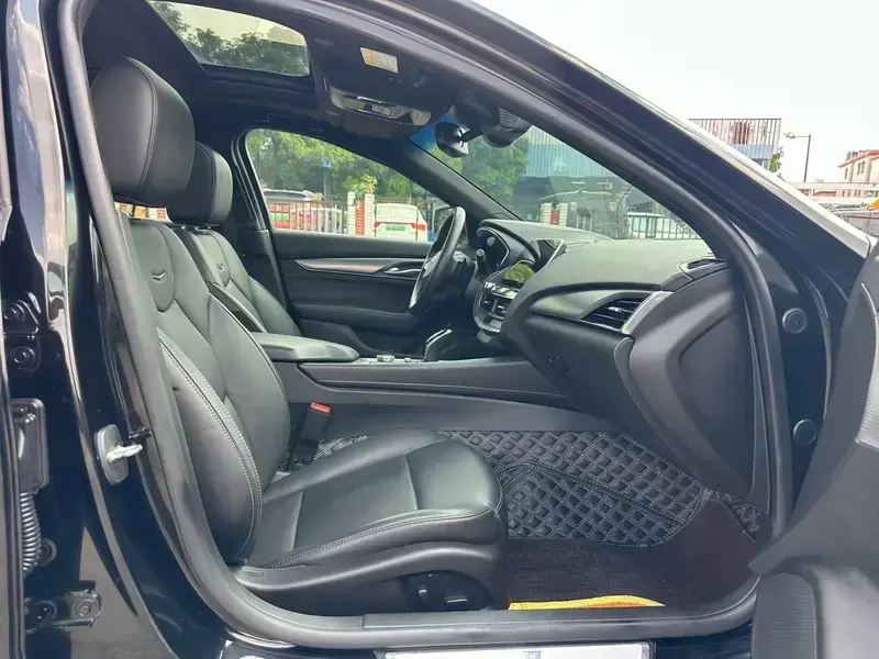 2021 Cadillac CT5 с пробегом 77 000 км