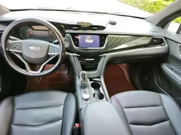 2022 Cadillac XT6 с пробегом 95 000 км