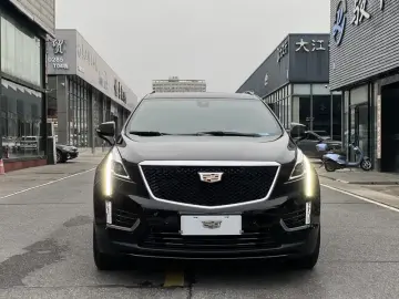 2022 Cadillac XT5 с пробегом 29 000 км