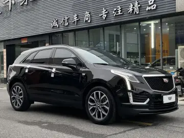 2022 Cadillac XT5 с пробегом 29 000 км