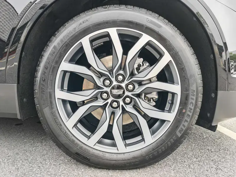 2022 Cadillac XT5 с пробегом 29 000 км