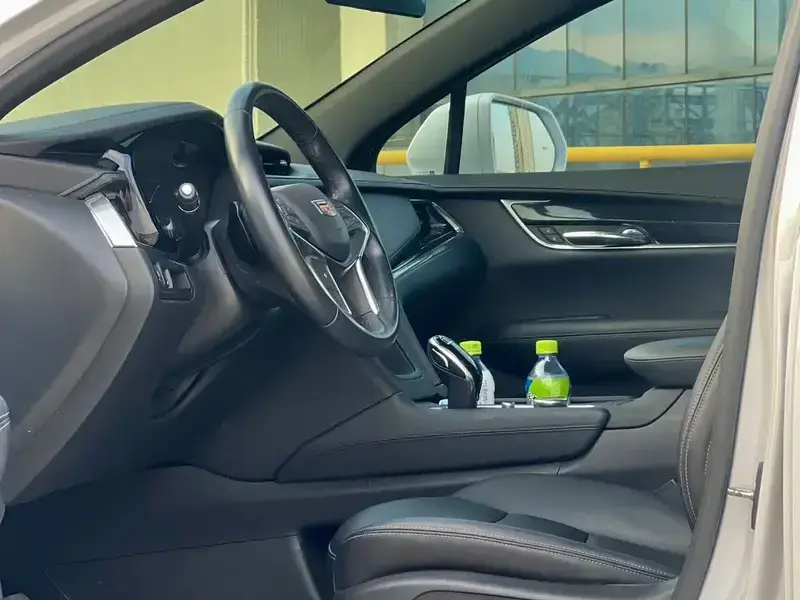 2020 Cadillac XT5 с пробегом 60 000 км