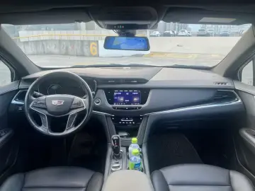 2020 Cadillac XT5 с пробегом 60 000 км
