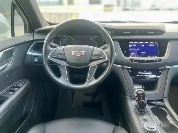 2020 Cadillac XT5 с пробегом 60 000 км