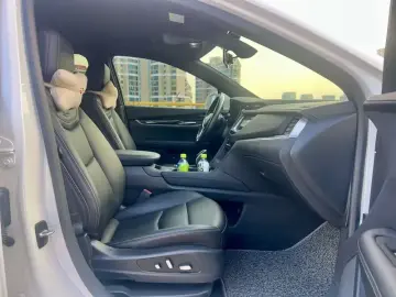 2020 Cadillac XT5 с пробегом 60 000 км
