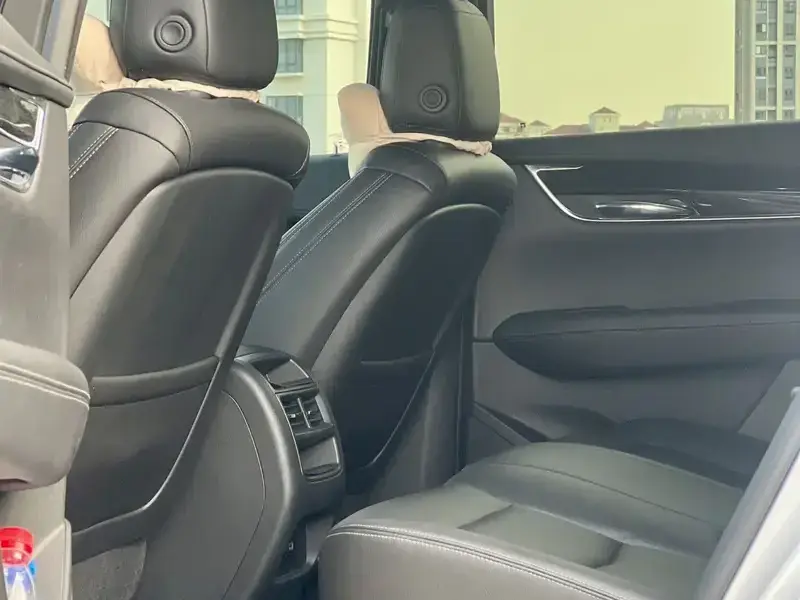 2020 Cadillac XT5 с пробегом 60 000 км