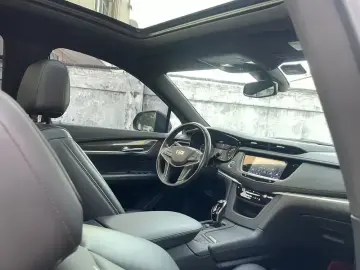 2022 Cadillac XT5 с пробегом 53 000 км