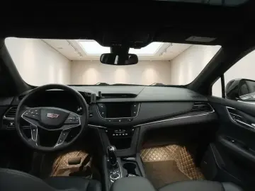 2020 Cadillac XT5 с пробегом 67 000 км