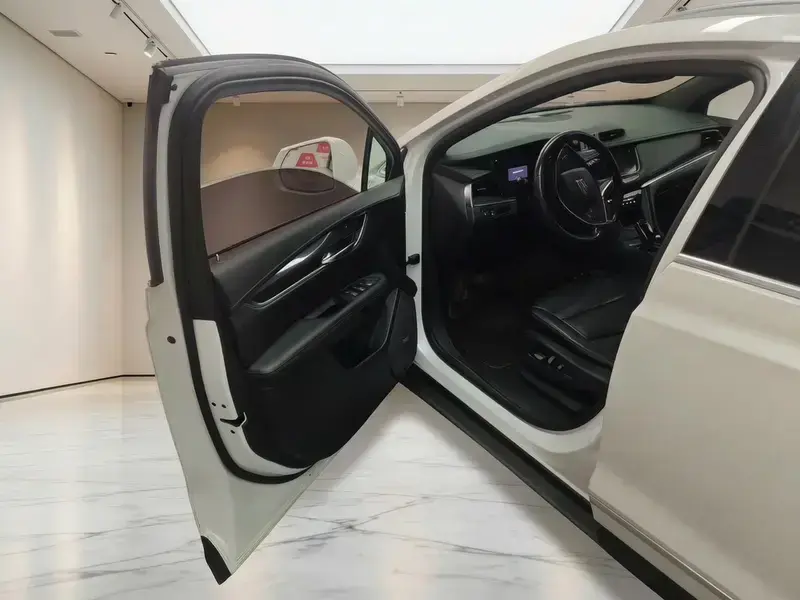 2020 Cadillac XT5 с пробегом 67 000 км