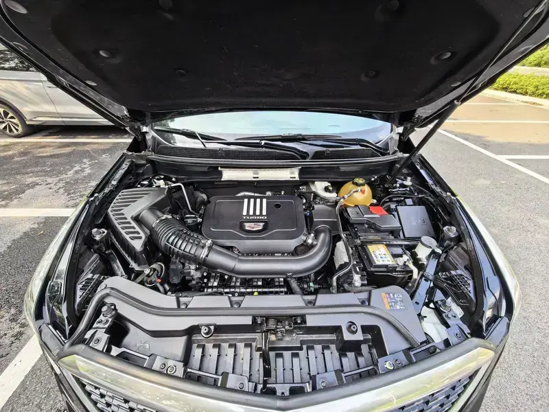 2020 Cadillac XT5 с пробегом 90 000 км