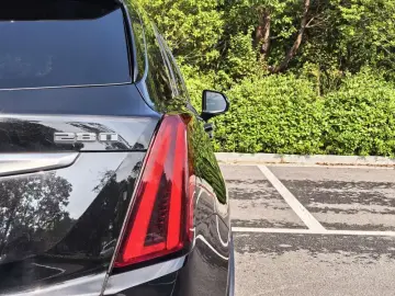 2020 Cadillac XT5 с пробегом 90 000 км