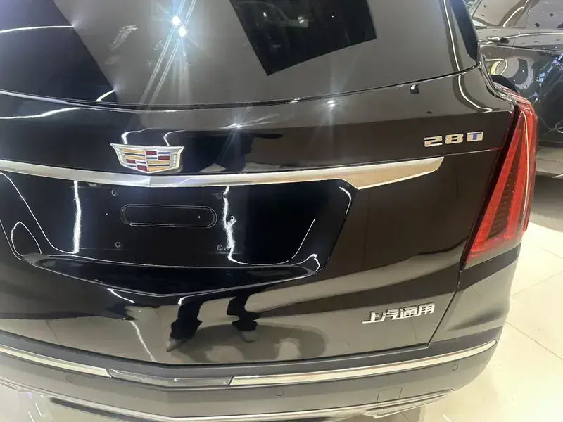 2022 Cadillac XT5 с пробегом 52 000 км