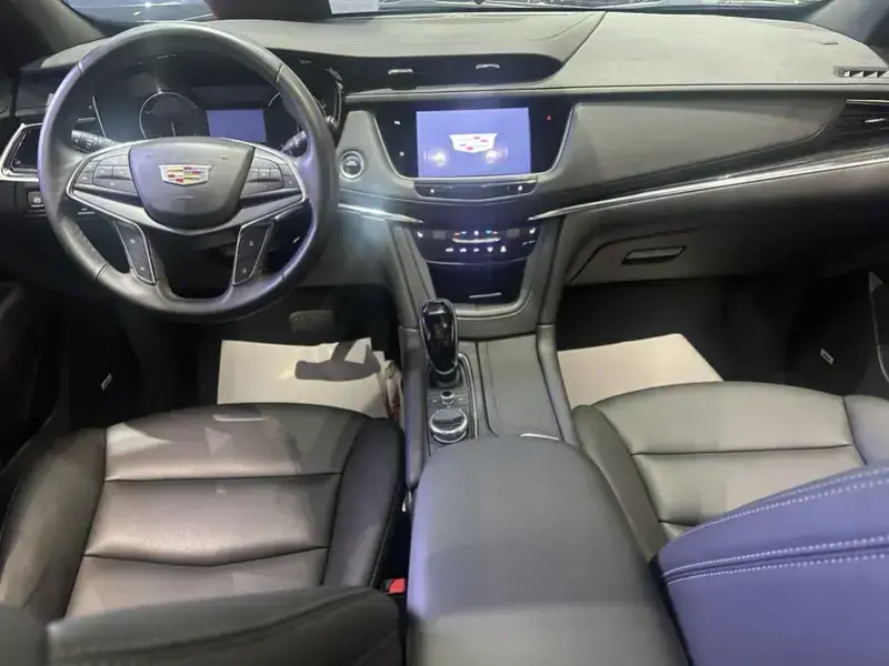 2022 Cadillac XT5 с пробегом 52 000 км