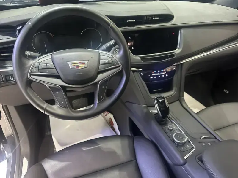 2022 Cadillac XT5 с пробегом 52 000 км