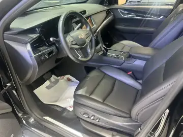 2022 Cadillac XT5 с пробегом 52 000 км