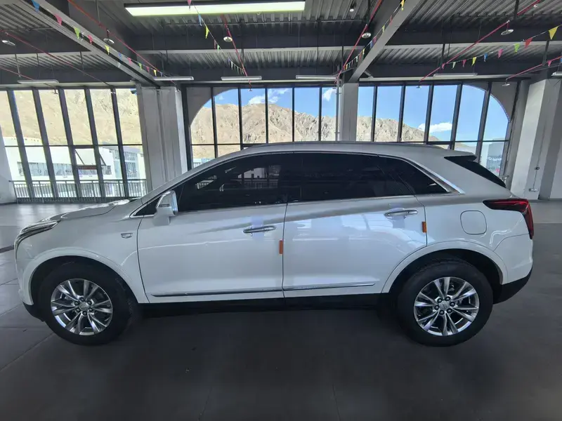 2022 Cadillac XT5 с пробегом 62 500 км