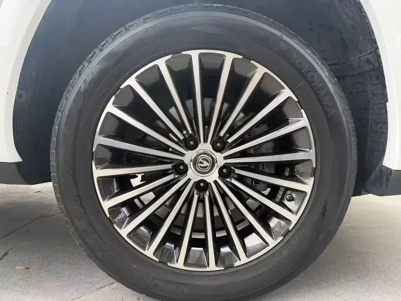 2021 Changan CS95 с пробегом 40 000 км