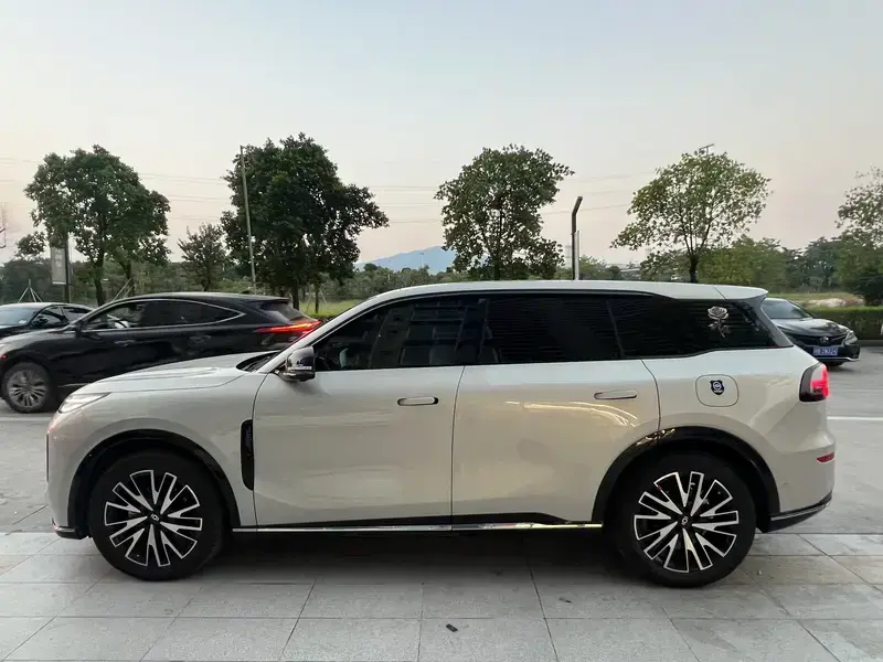 2025 Changan Qiyuan Q07 с пробегом 4 000 км