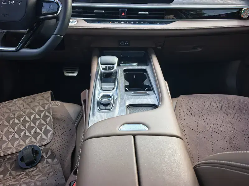 2023 Chery Arrizo 8 с пробегом 10 000 км