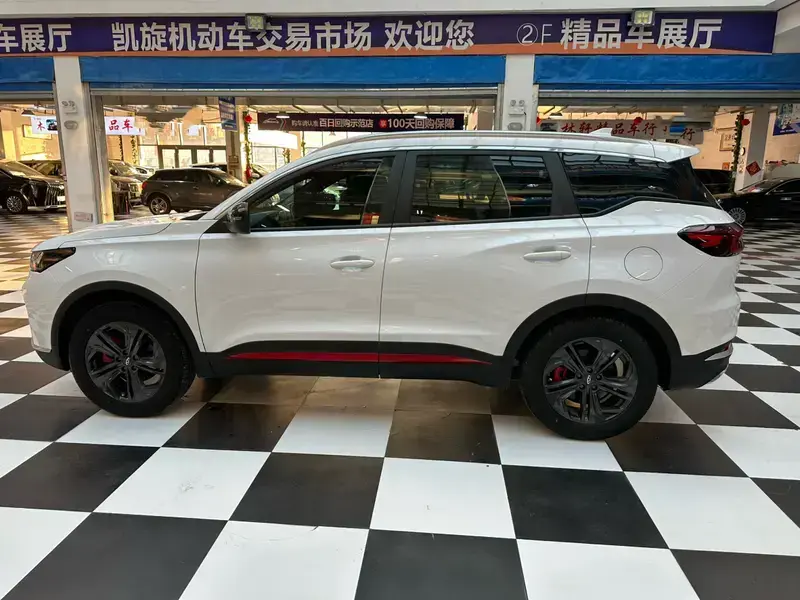 2023 Chery Tiggo 7 с пробегом 16 000 км