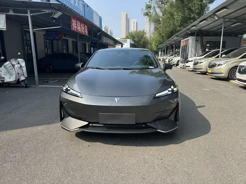 2024 Changan Deepal SL03 с пробегом 47 000 км