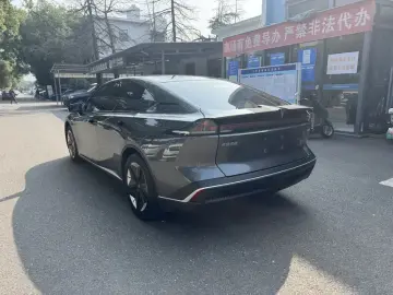2024 Changan Deepal SL03 с пробегом 47 000 км