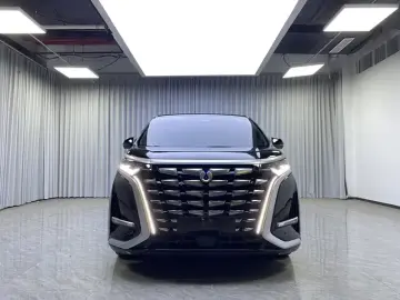 2024 Denza D9 с пробегом 49 000 км